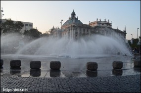 Karlsplatz（カールス広場）の噴水