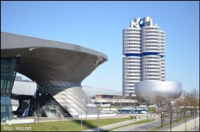 BMW Weltと本社ビル